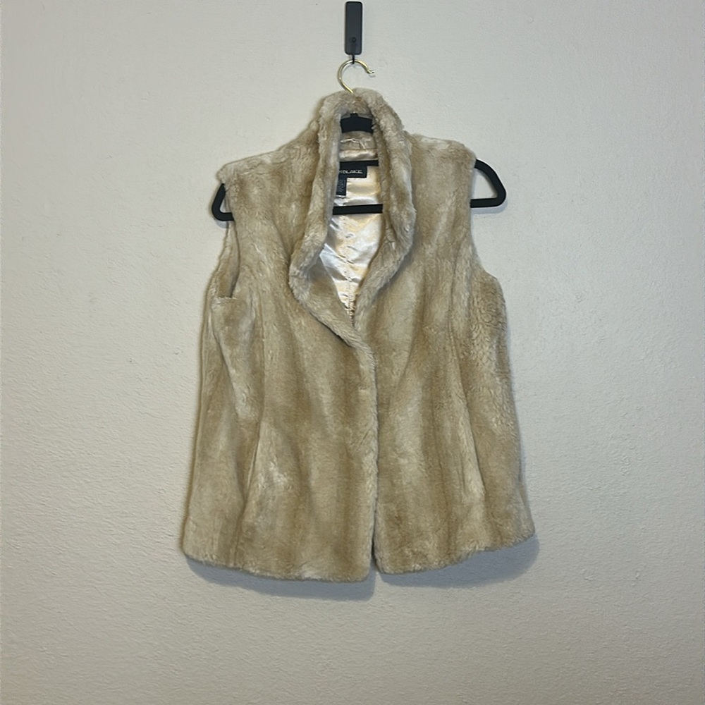 Kristen Blake Thick Plush Tan Faux Fur Vest Size Small‎